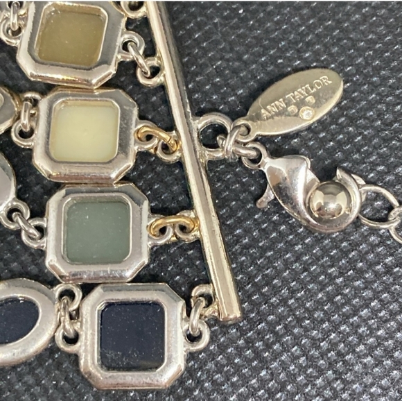 Ann Taylor signed 5 strand multicolor layered bib choker - Picture 3 of 4